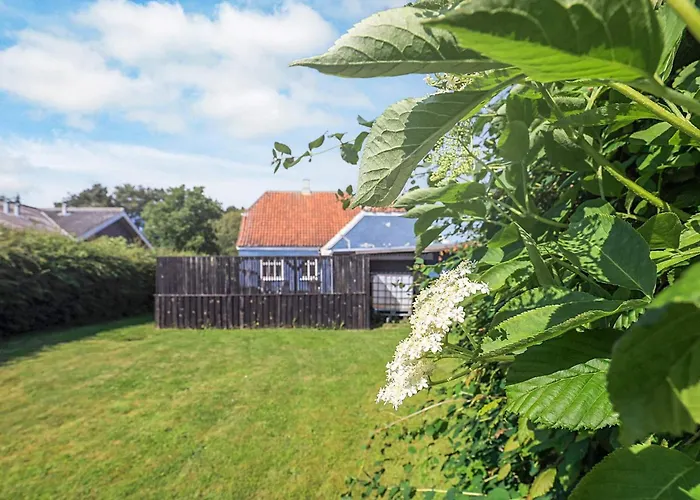 5 Person In Nyaraló