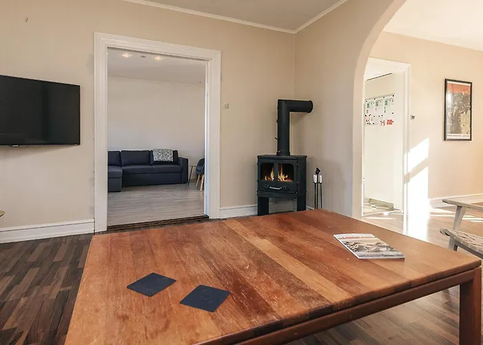 5 Person In Nyaraló